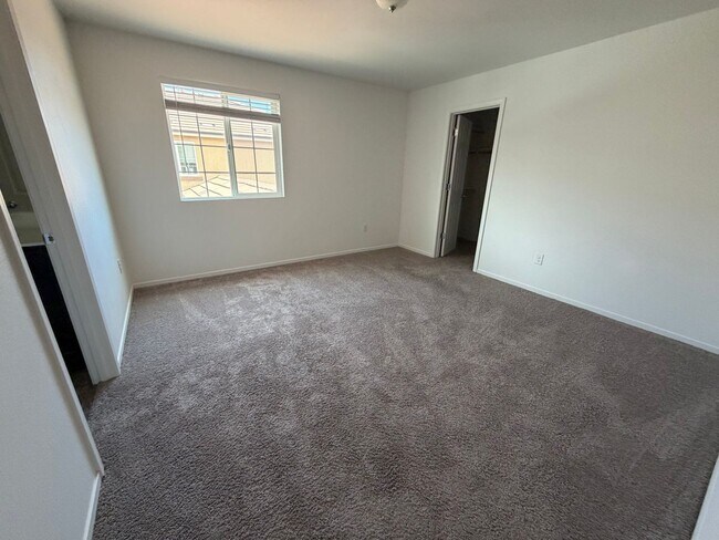 Building Photo - 9752 Silver Dollar Ln