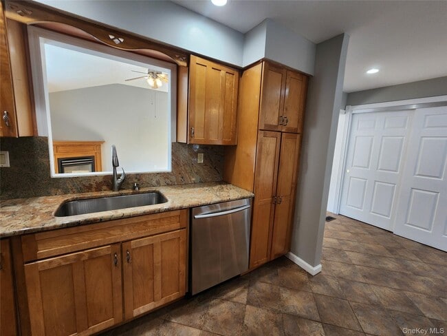 Building Photo - 373 Ehrhardt Rd