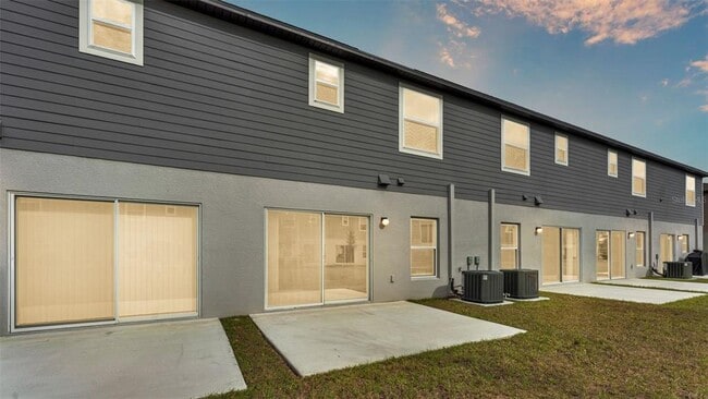 Building Photo - 3857 Academia Ave
