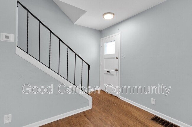 Building Photo - 56 Janice St