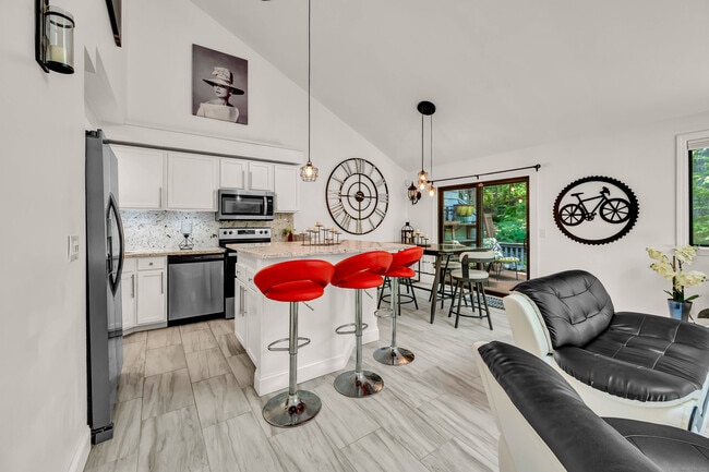 Primary Photo - 213 Ledge Dr