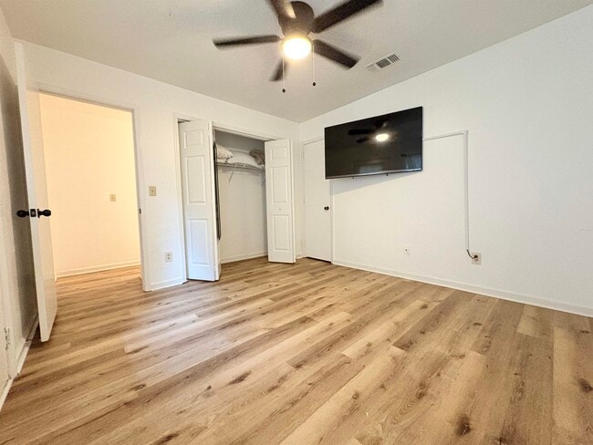 Building Photo - 2073 Continental Ave