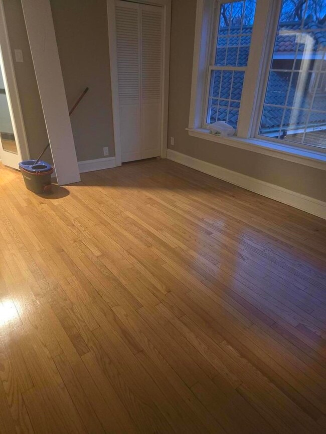 Building Photo - 9632 S Charles St