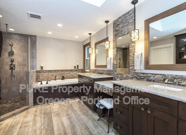 Building Photo - 13978 Westcott Ct