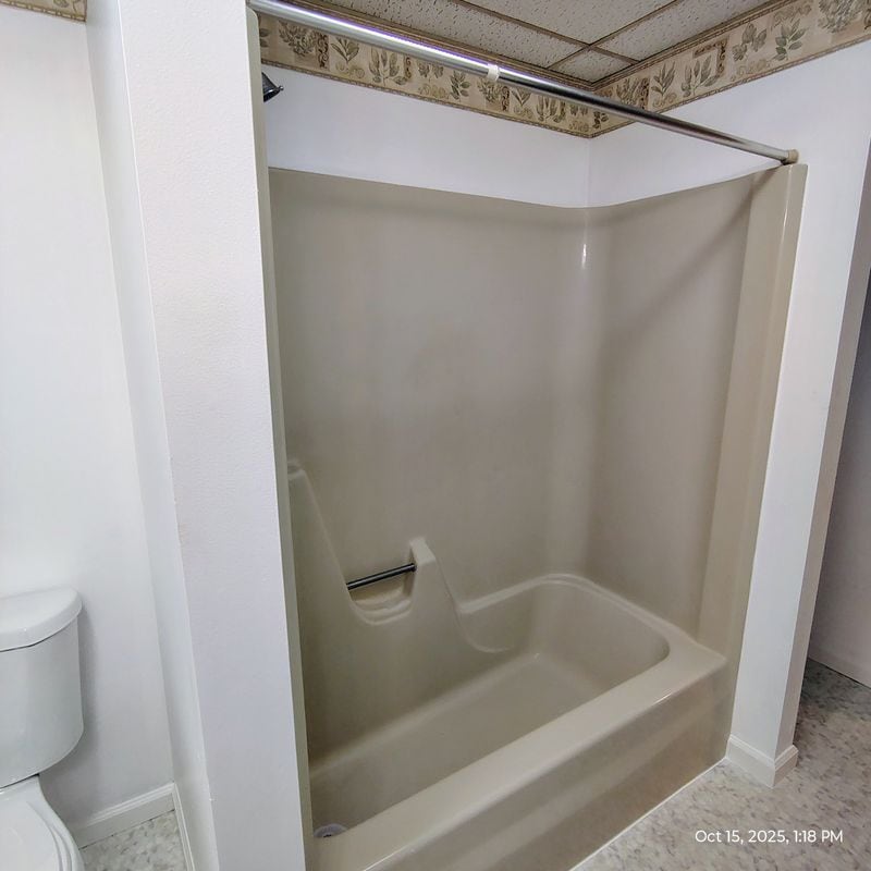 Building Photo - 124 Mammoth Rd