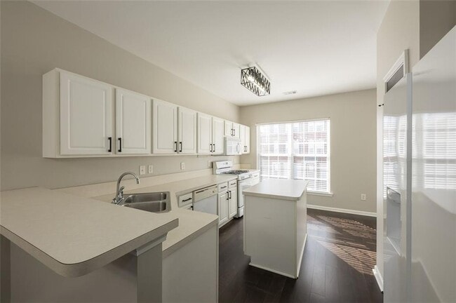 Building Photo - 3177 Mill Springs Cir NE