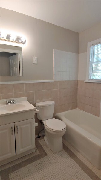 Building Photo - 4433 Highland Rd