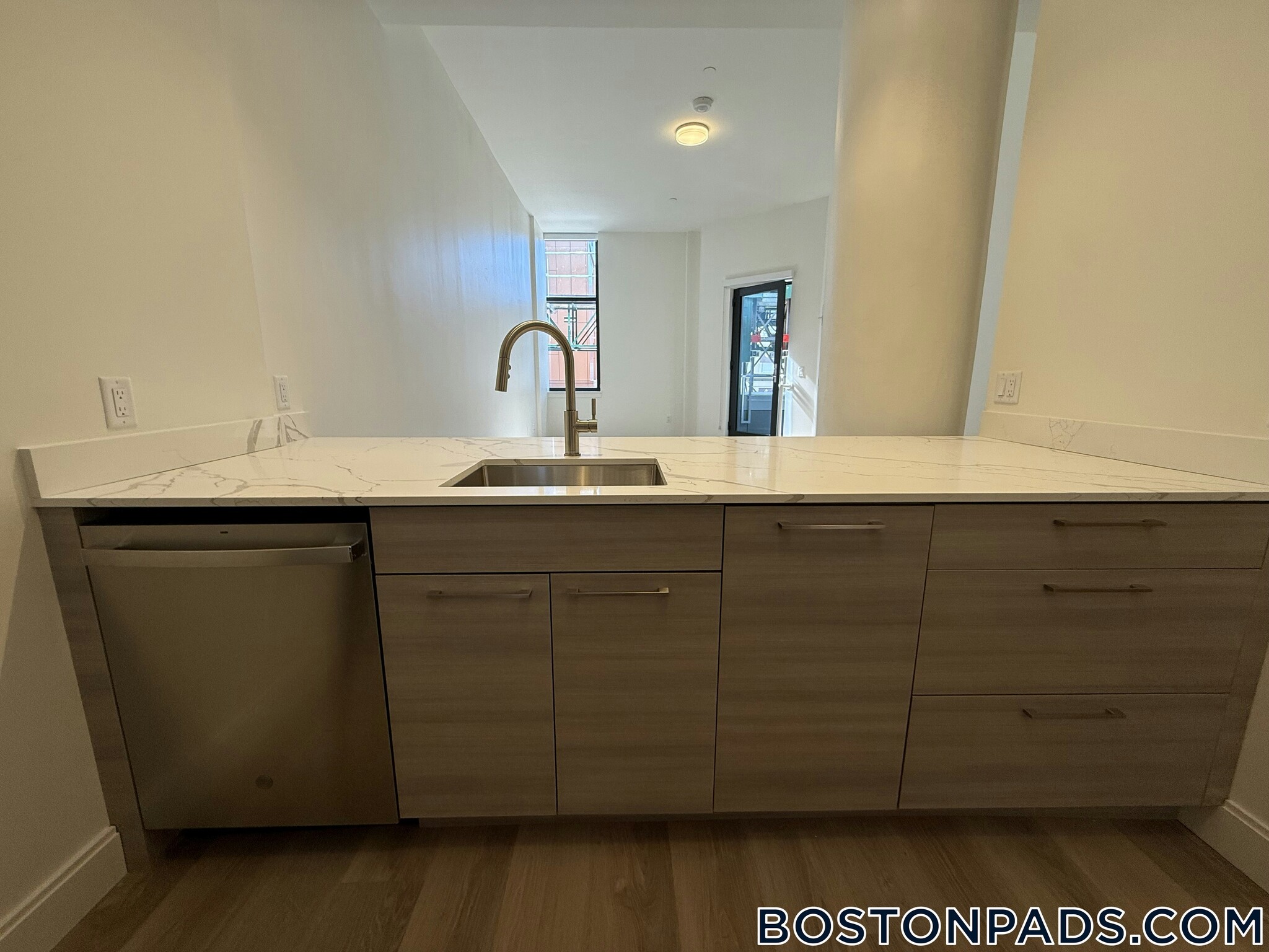 Building Photo - 1079 Commonwealth Ave