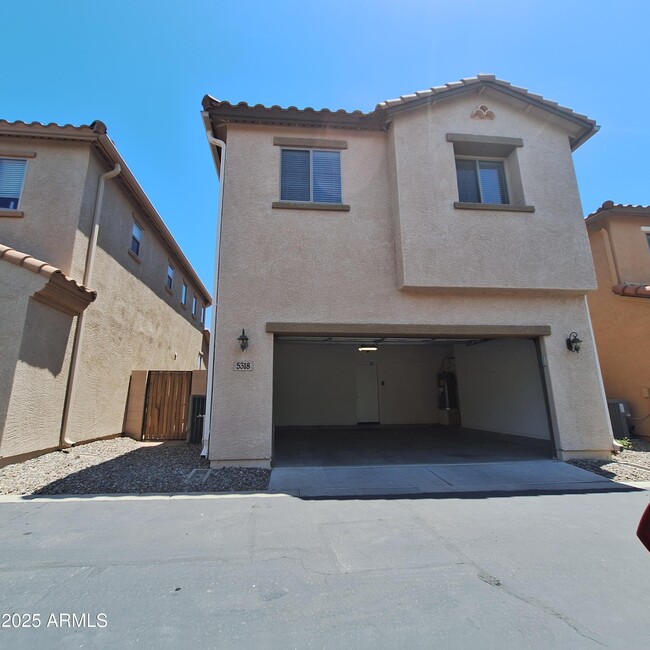 Building Photo - 5318 W Chisum Trail