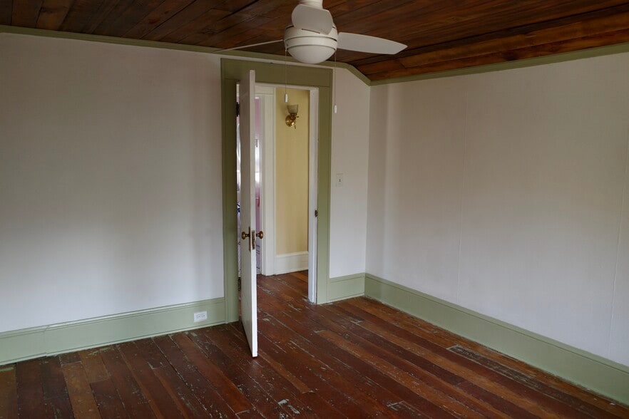 Bedroom #3 - 14ft by 11ft - 8607 SE Morrison St