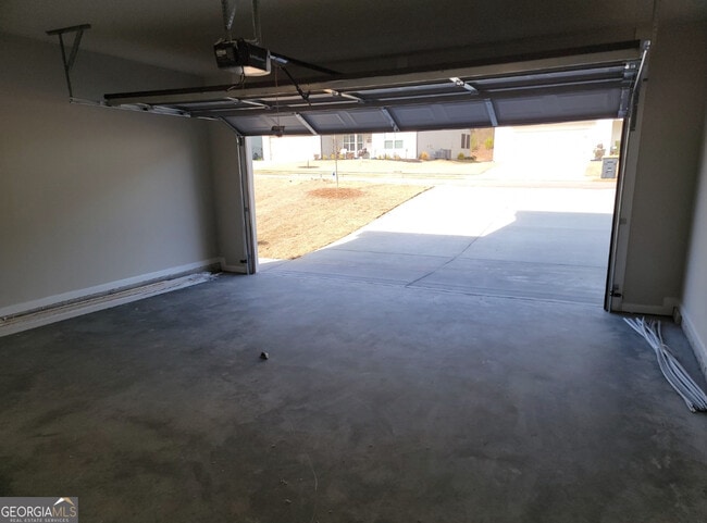 Building Photo - 275 S Ridge