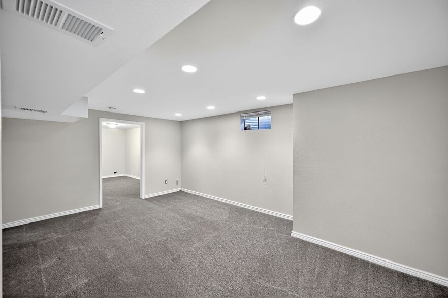 Building Photo - 3501 S Kittredge St