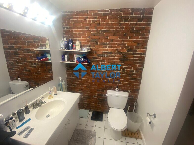 Building Photo - 750 Tremont St