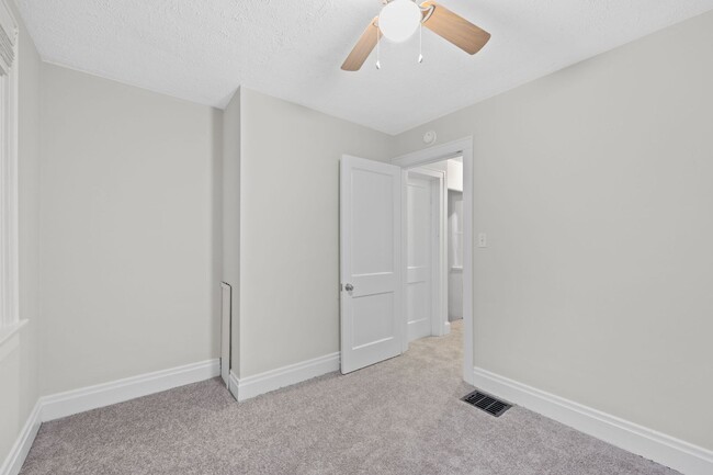 Building Photo - Cheviot- Charming 3 bed 2 bath