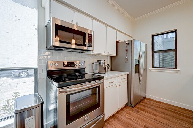 Building Photo - 1201 McDuffie St