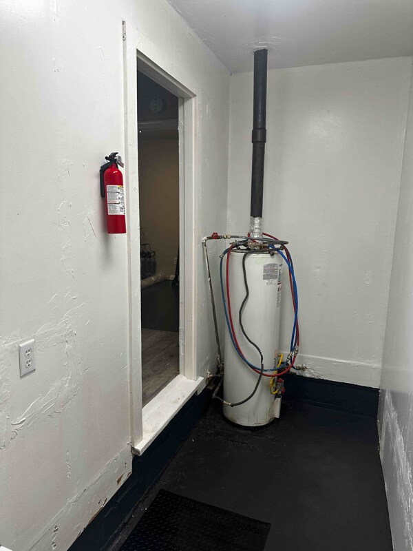 Building Photo - 1912 S Jordan Ave