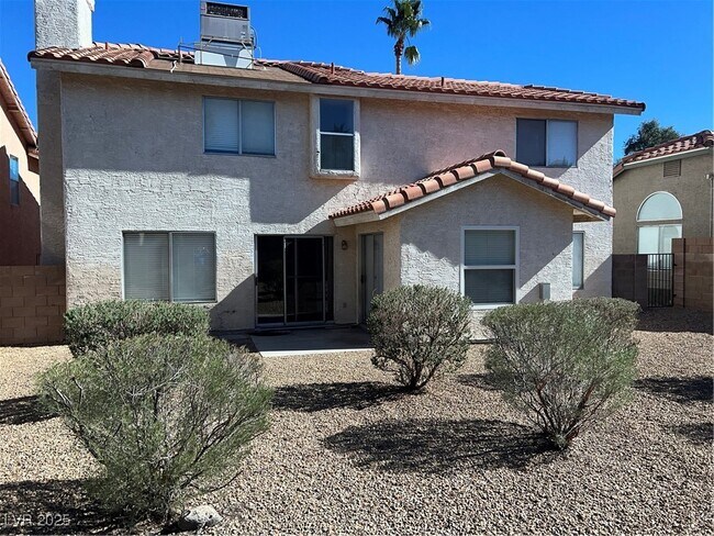 Building Photo - 19 Fantasia Ln