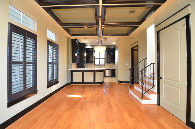 Building Photo - 1818 Binz St