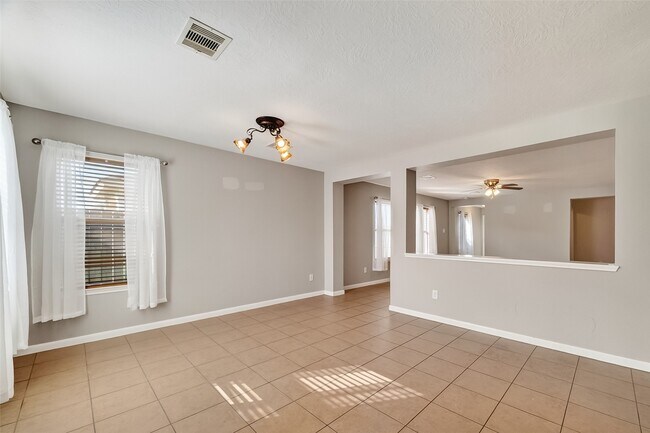 Building Photo - 2614 Skyview Crest Ct