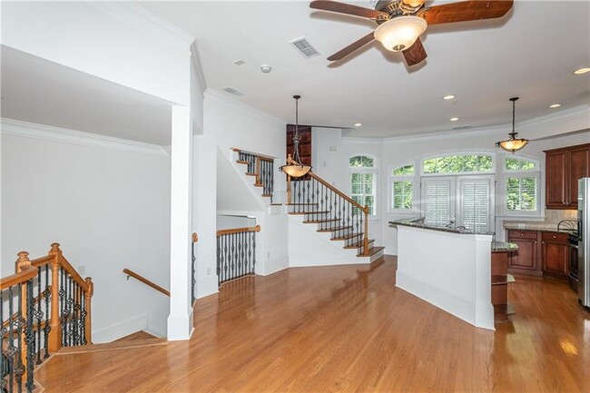 Building Photo - 778 Clifton Heights Ln NE