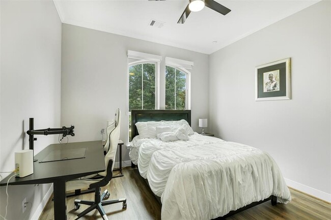 Building Photo - 28218 Enchanted Shores Ln