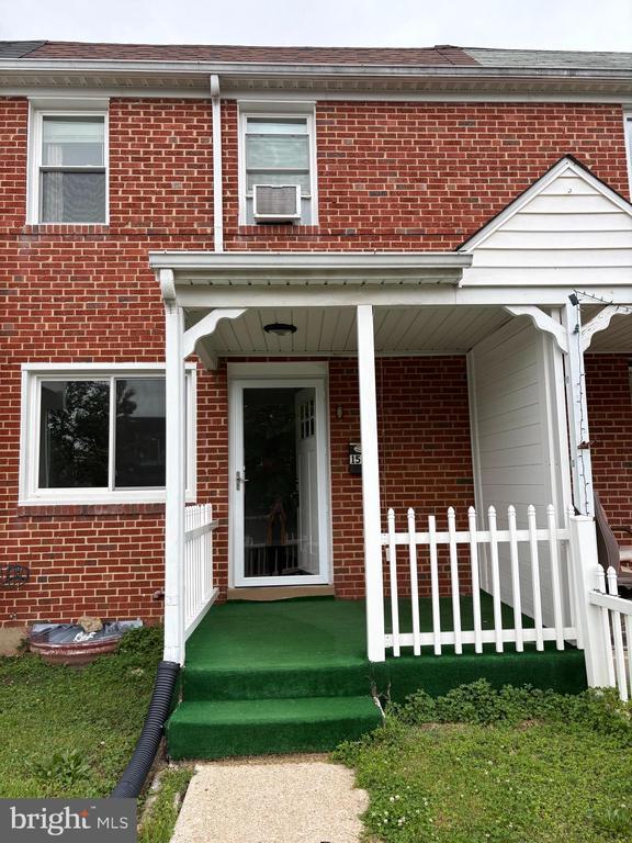 Building Photo - 1542 Becklow Ave