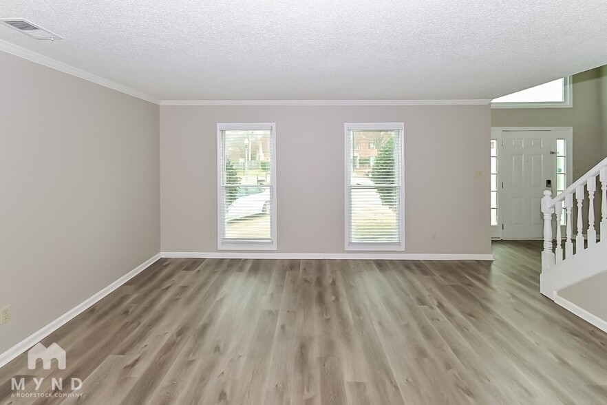 Building Photo - 8819 Lindstrom Cove
