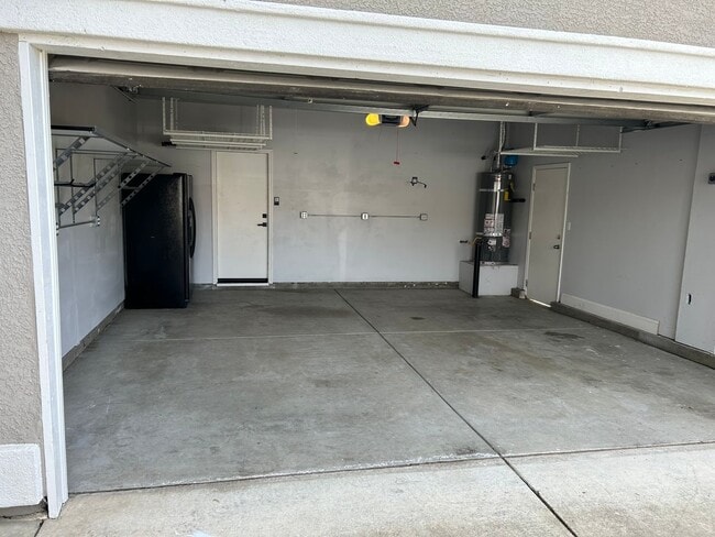 Building Photo - ***COMING SOON*** SINGLE STORY 3 BEDROOM I...