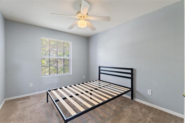 Building Photo - 546 Windsor Pl