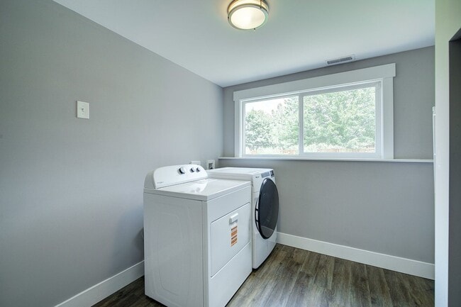 Building Photo - 5bd/2.5ba Edmonds Home