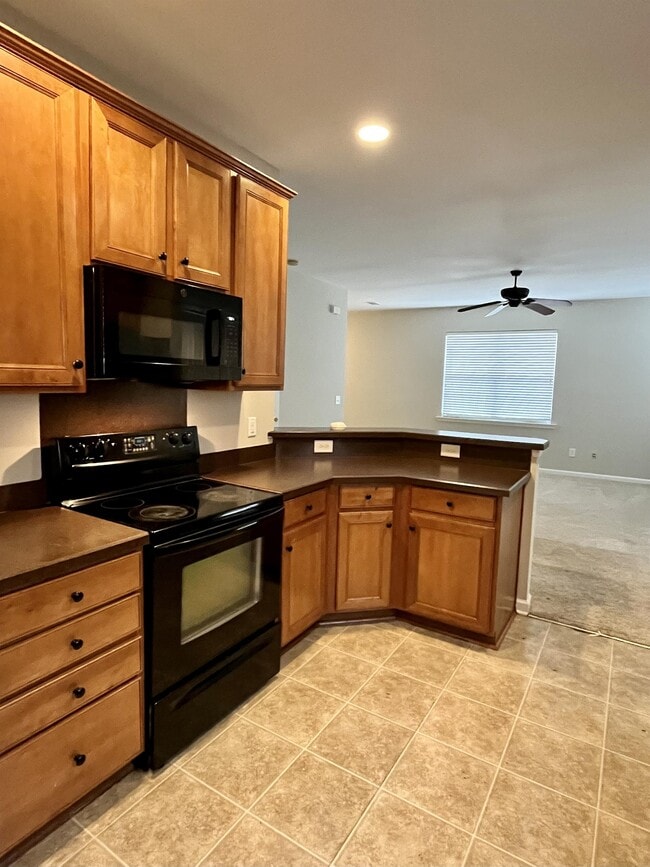 Building Photo - 946 Old Forester Ln