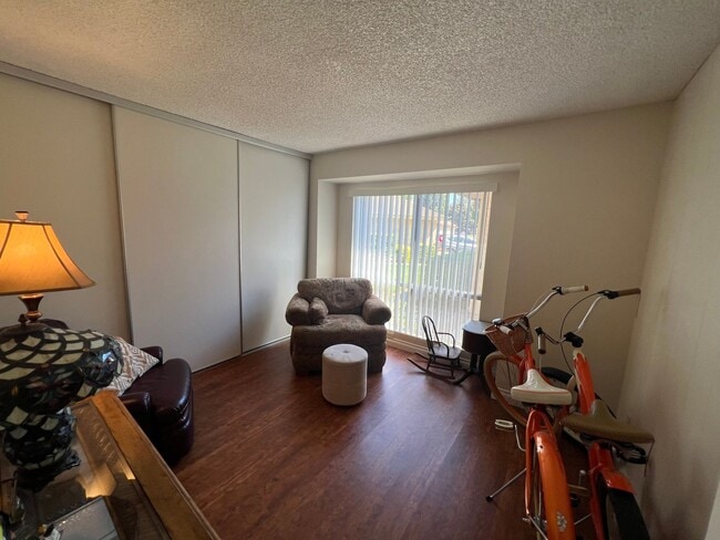 Building Photo - Leisure Village Home with 2 car garage