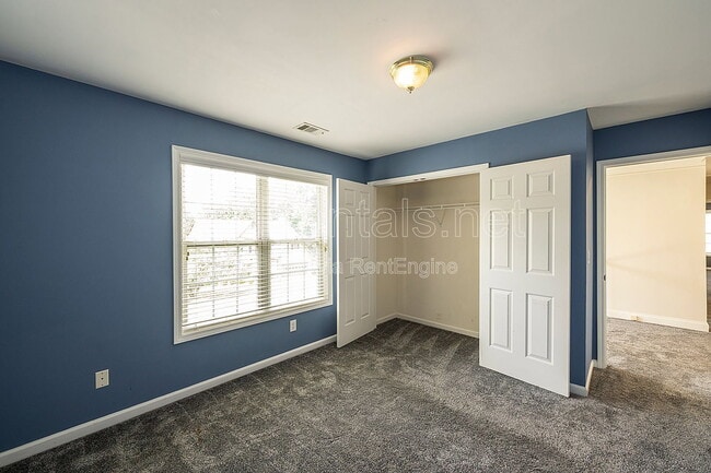 Building Photo - 1540 Hampton Hollow Dr