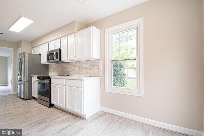 Building Photo - 25992 Old Valley Pike