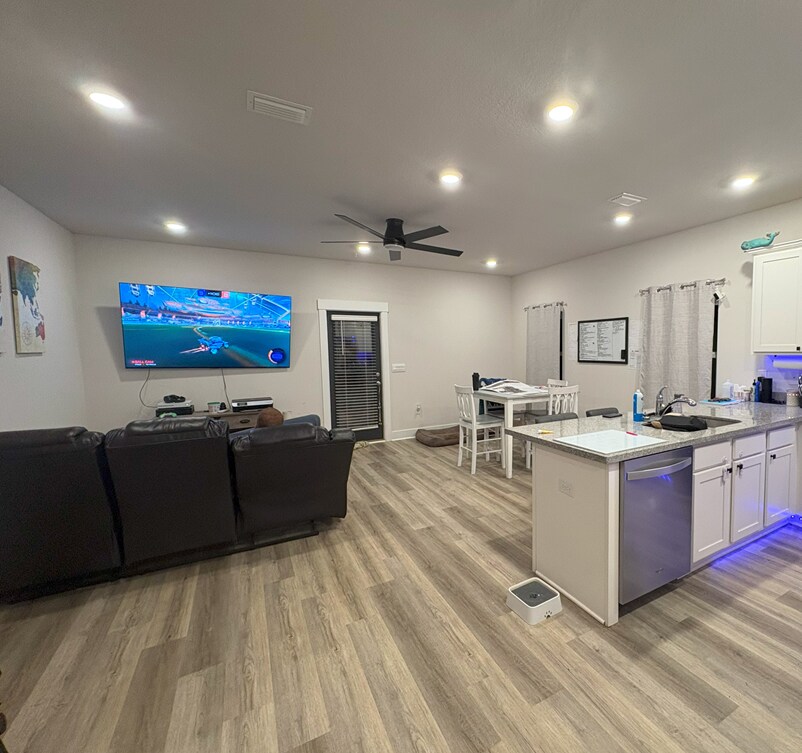 Building Photo - 9491 Nature Creek Cir