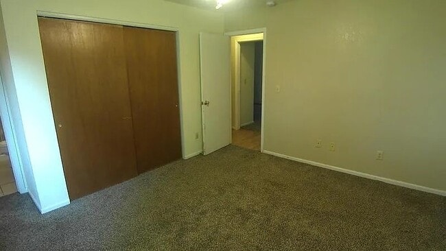 Building Photo - 4787 Sunvalley Dr