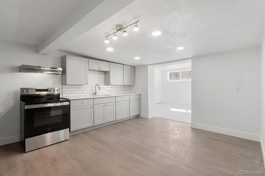 Building Photo - 4016 Milwaukee St