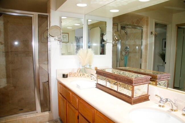 Building Photo - 73407 Foxtail Ln