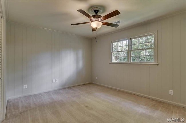 Building Photo - 401 Riverdale Dr