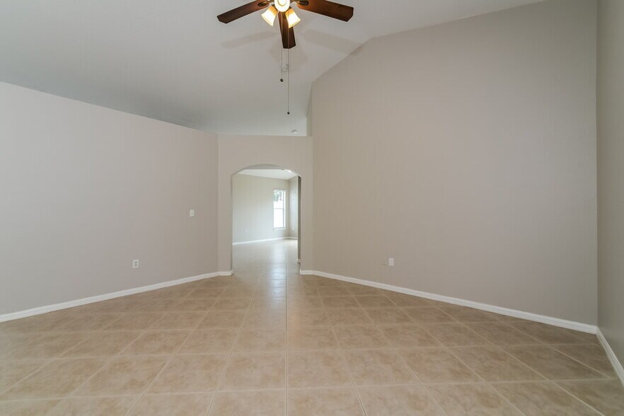 Building Photo - 10832 Rushwood Way