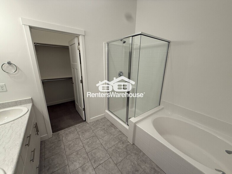 Building Photo - 14792 Chimney Pass Dr