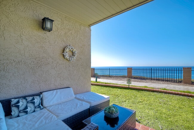 Building Photo - 190 Del Mar Shores Terrace