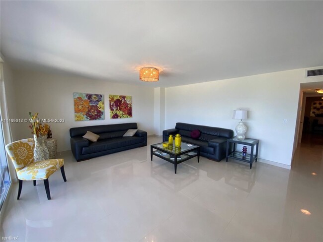 Building Photo - 2 br, 2 bath Condo - 2030 S Ocean Dr Apt 412