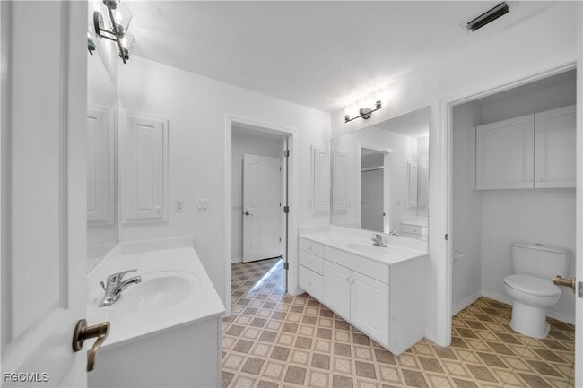 Building Photo - 2015 SE 12th St