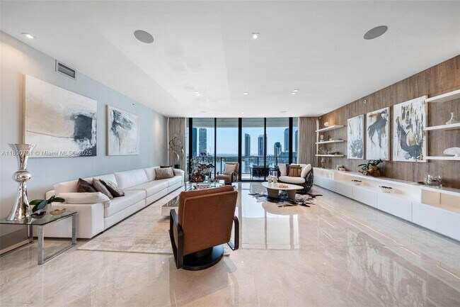 Building Photo - 5500 Island Estates Dr