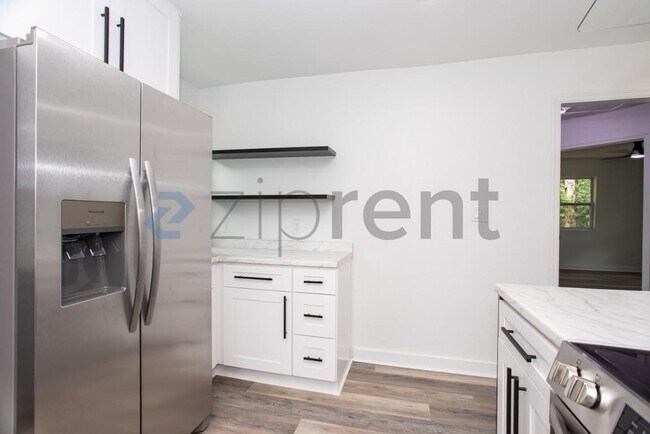 Building Photo - Unit