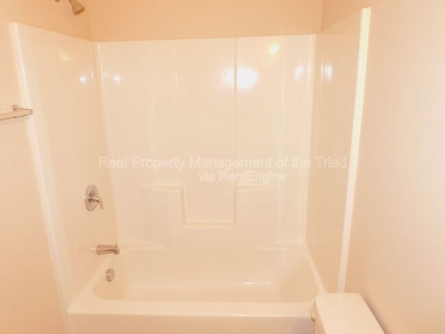 Building Photo - 4621 Chapel Ridge Dr
