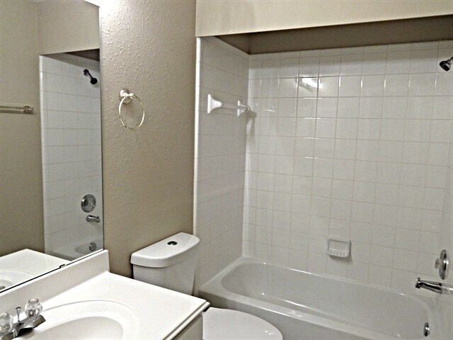 Building Photo - 3523 Pine Valley Dr