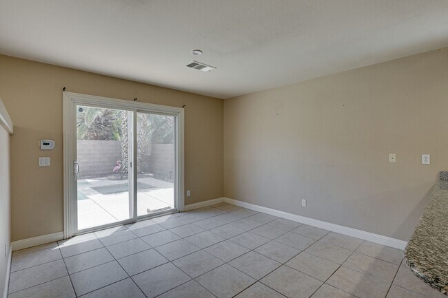 Building Photo - 4-Bedroom Home with Heated Pool & Spa