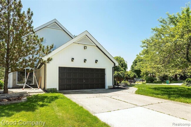 Building Photo - 30384 Castleford Ct